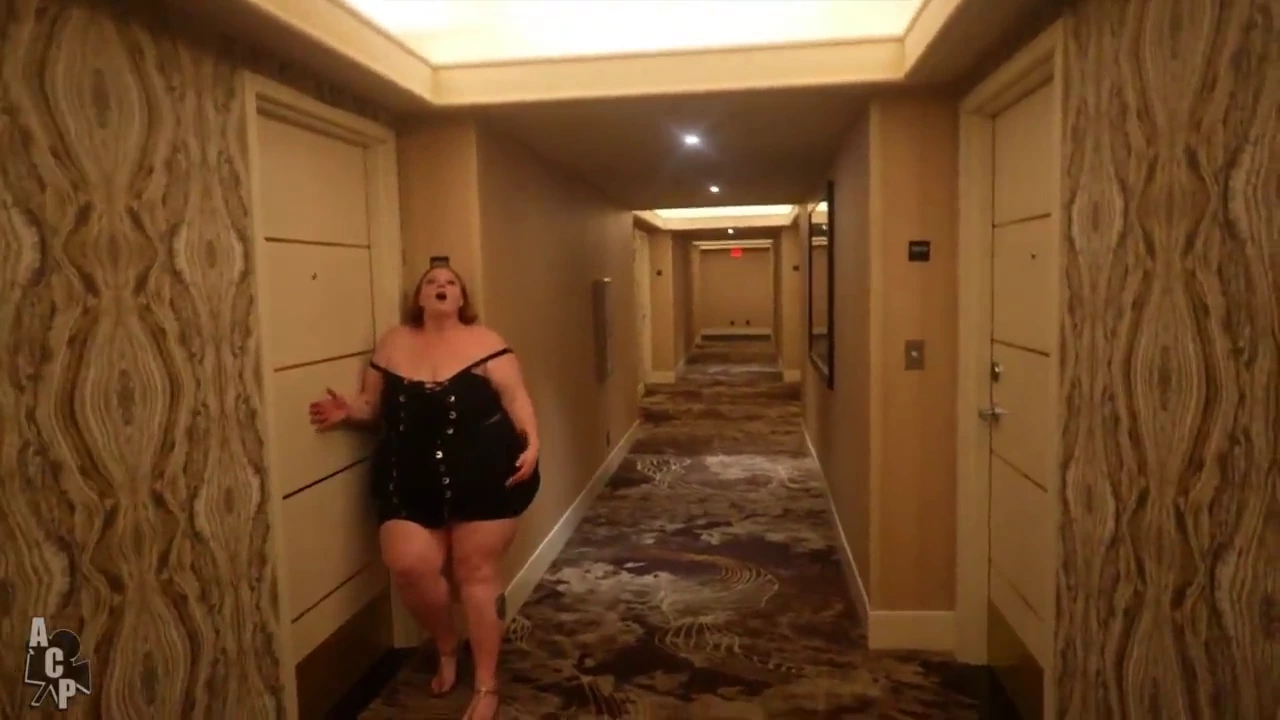 Julie Ginger's 70in ass gets vigorously pounded by the caretaker following her misplaced room key porn video